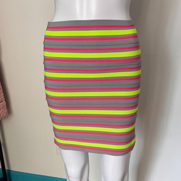 Neiman Marcus Skirt - Picture 1 of 4
